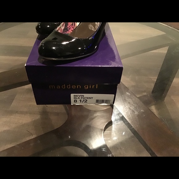 Shoes - Picture 3 of 3